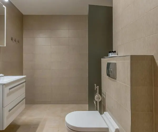 Gustav - Center Comfort Apartamento *